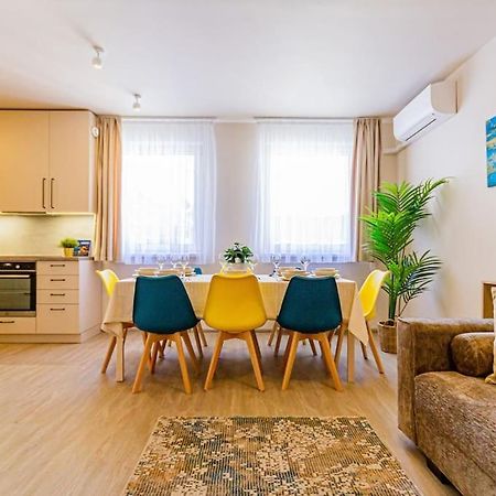 Roomy Apartment 80Sqm At City Center Free Parking Space, Ac & Balcony Budapest Luaran gambar