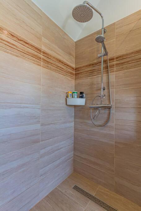 Roomy Apartment 80Sqm At City Center Free Parking Space, Ac & Balcony Budapest Luaran gambar