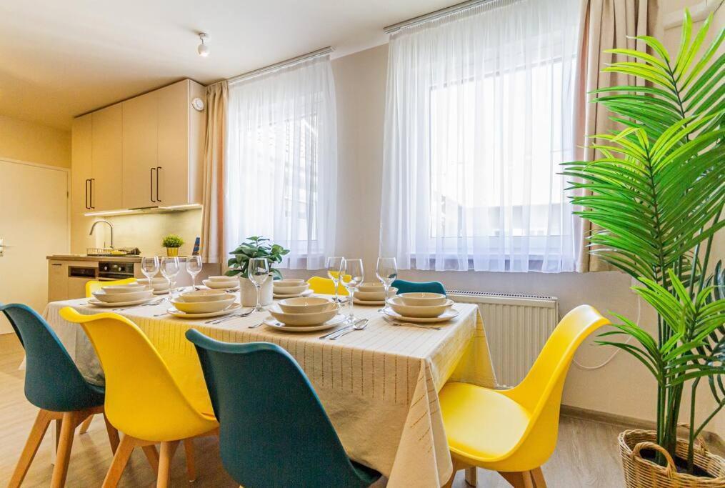 Roomy Apartment 80Sqm At City Center Free Parking Space, Ac & Balcony Budapest Luaran gambar