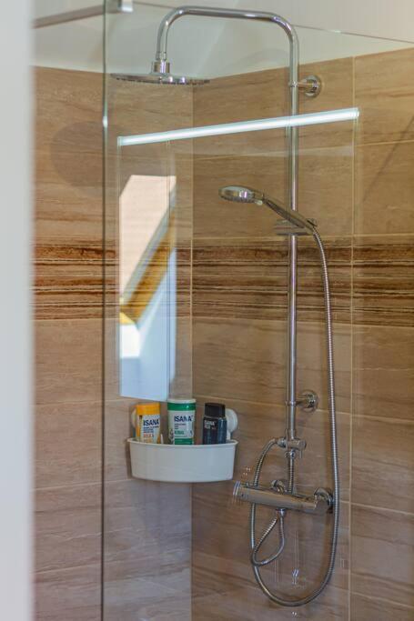 Roomy Apartment 80Sqm At City Center Free Parking Space, Ac & Balcony Budapest Luaran gambar