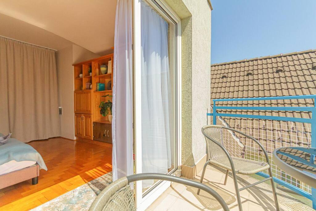 Roomy Apartment 80Sqm At City Center Free Parking Space, Ac & Balcony Budapest Luaran gambar