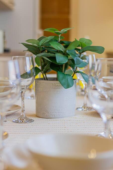 Roomy Apartment 80Sqm At City Center Free Parking Space, Ac & Balcony Budapest Luaran gambar