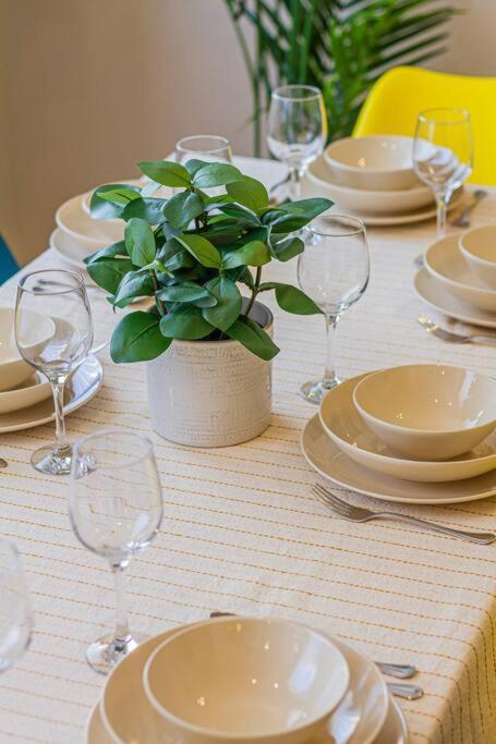 Roomy Apartment 80Sqm At City Center Free Parking Space, Ac & Balcony Budapest Luaran gambar