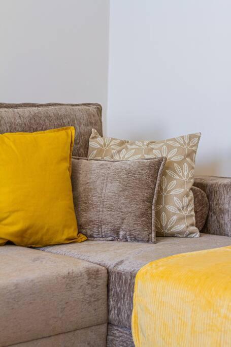 Roomy Apartment 80Sqm At City Center Free Parking Space, Ac & Balcony Budapest Luaran gambar