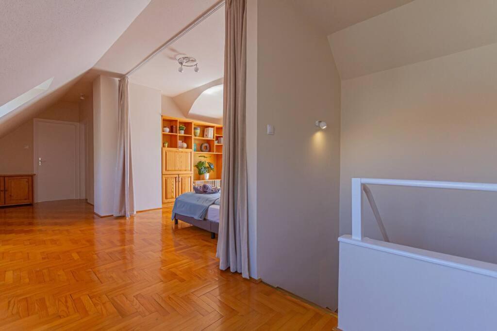 Roomy Apartment 80Sqm At City Center Free Parking Space, Ac & Balcony Budapest Luaran gambar