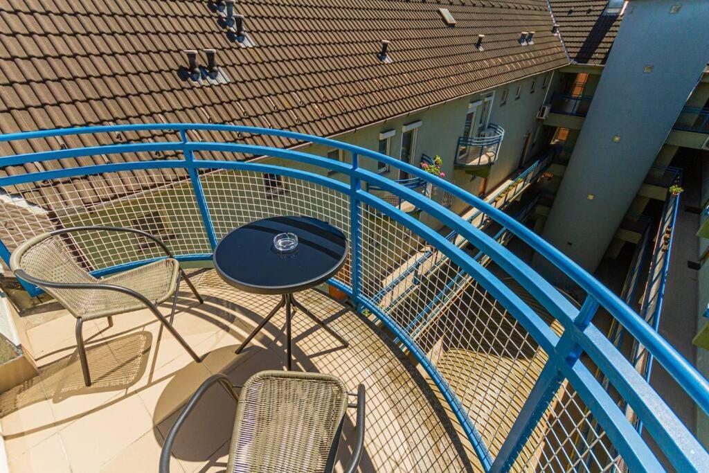 Roomy Apartment 80Sqm At City Center Free Parking Space, Ac & Balcony Budapest Luaran gambar