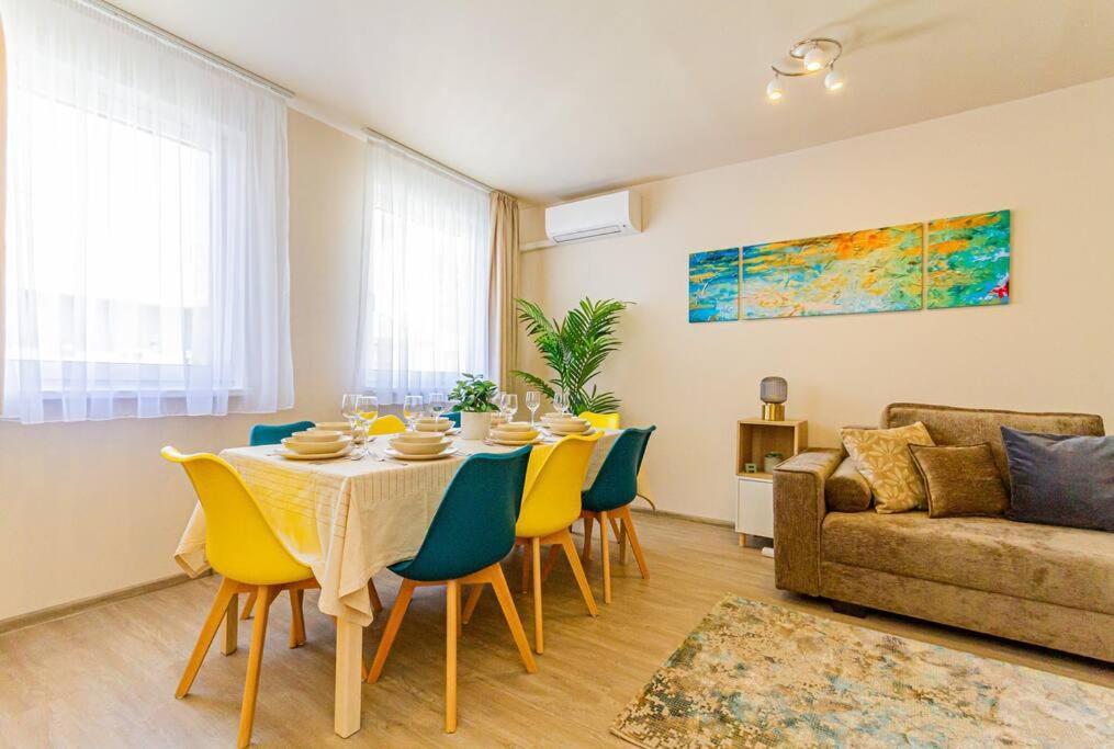 Roomy Apartment 80Sqm At City Center Free Parking Space, Ac & Balcony Budapest Luaran gambar