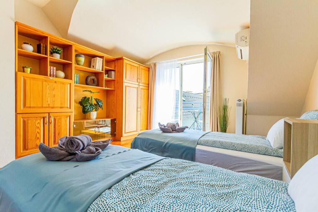 Roomy Apartment 80Sqm At City Center Free Parking Space, Ac & Balcony Budapest Luaran gambar